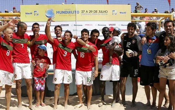 5363 b7555794 a06e 4db4 b3d8 42c0aa57ce94 rodap pg 19 seleco nacional de futebol de praia venceu 17 mundialito foto lusa