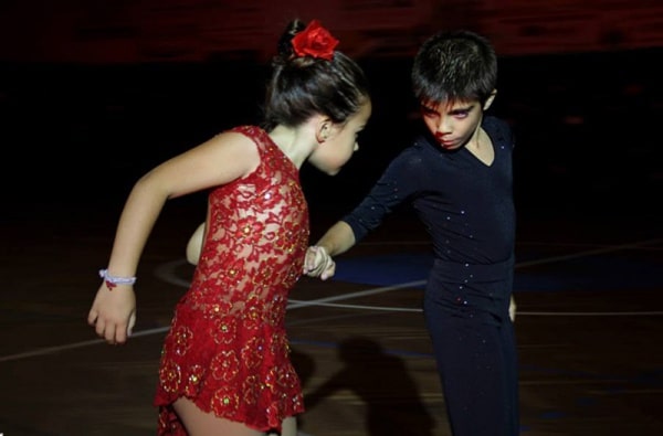 14588 c70ea02b 6afe 48c6 9f0d 60222c4f7e22 patinagem artistica foto de arquivo